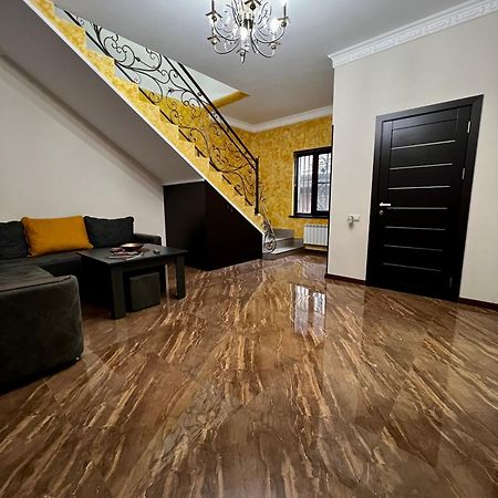 New , Comfortable 3 Bedroom House Jerevan Eksteriør bilde