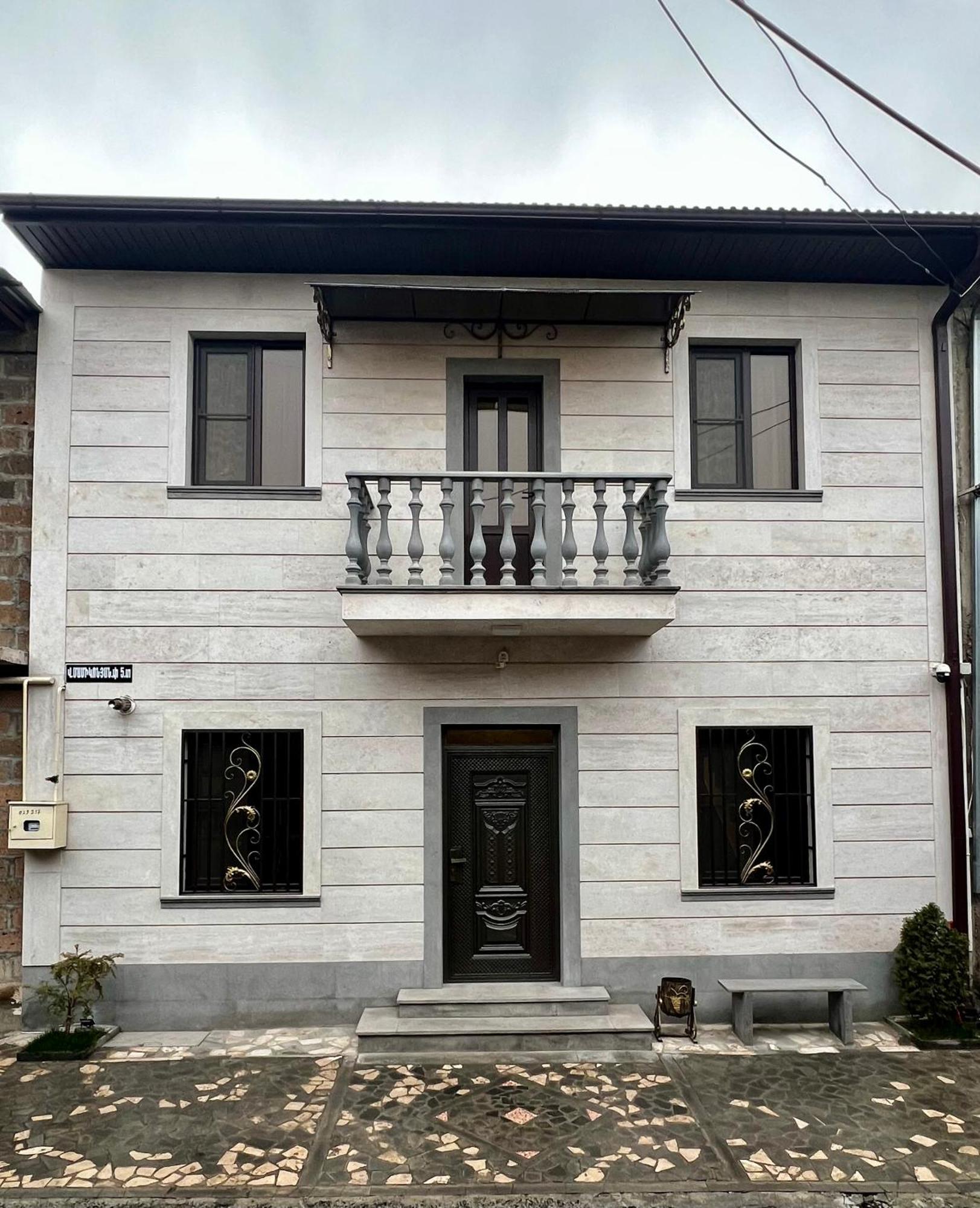 New , Comfortable 3 Bedroom House Jerevan Eksteriør bilde