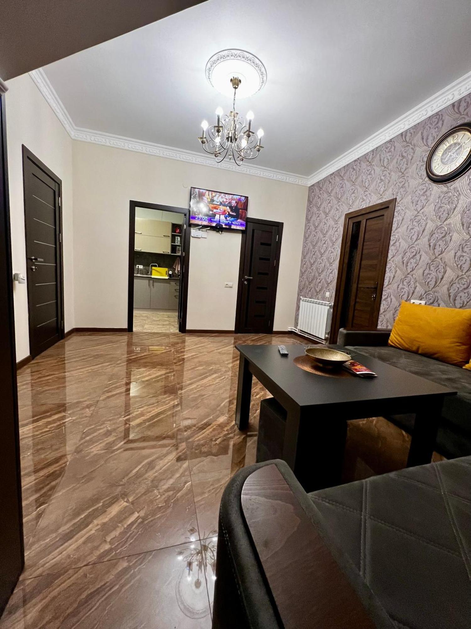 New , Comfortable 3 Bedroom House Jerevan Eksteriør bilde