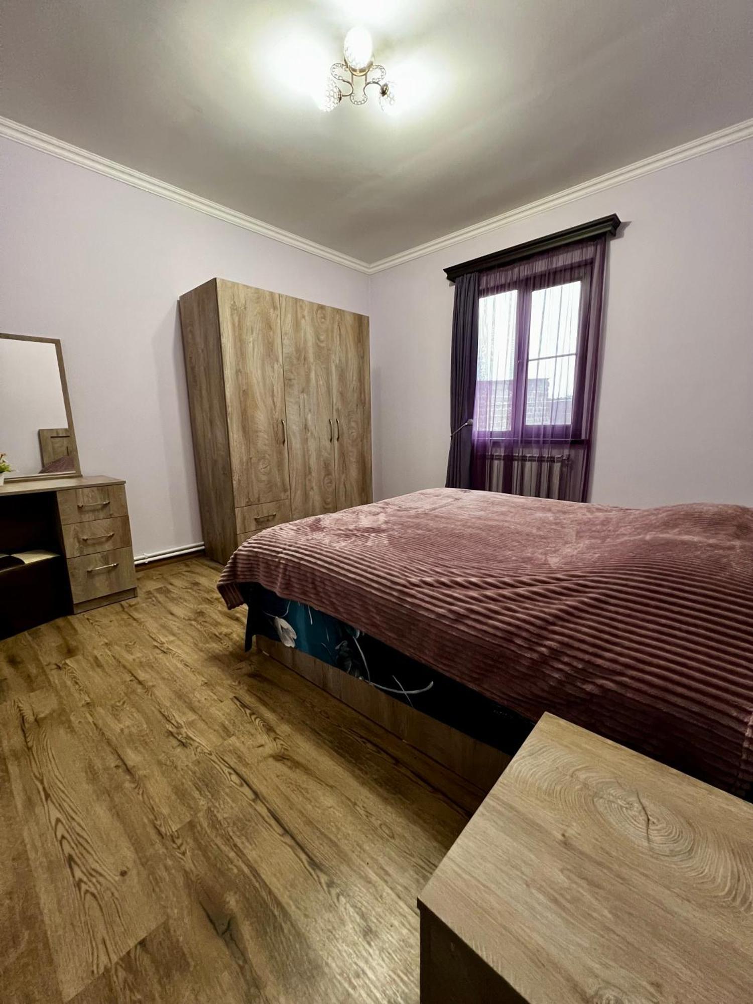 New , Comfortable 3 Bedroom House Jerevan Eksteriør bilde