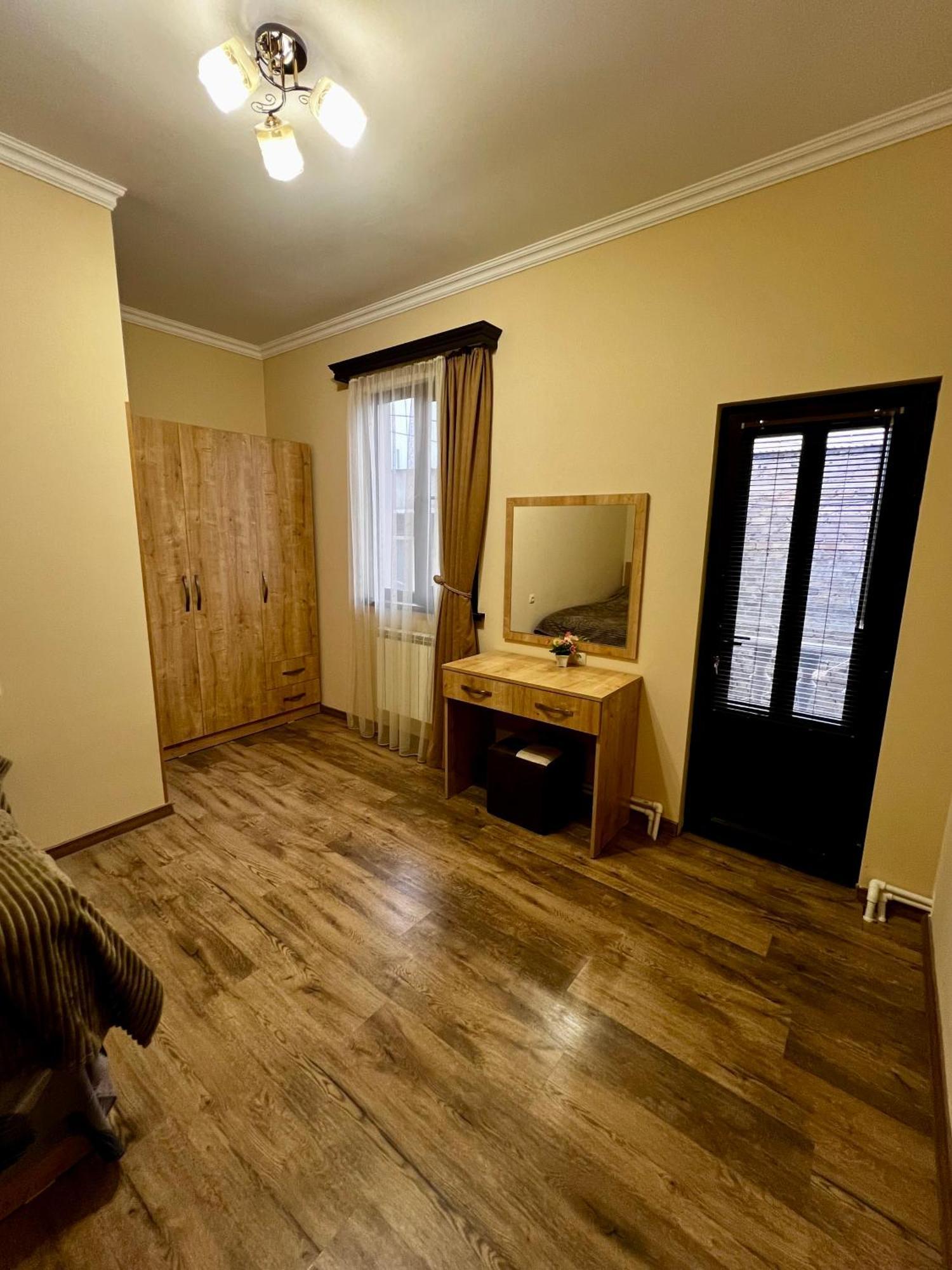 New , Comfortable 3 Bedroom House Jerevan Eksteriør bilde